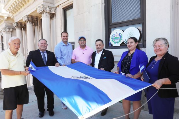 EL SALVADOR FLAG RAISING GROUP PICTURE